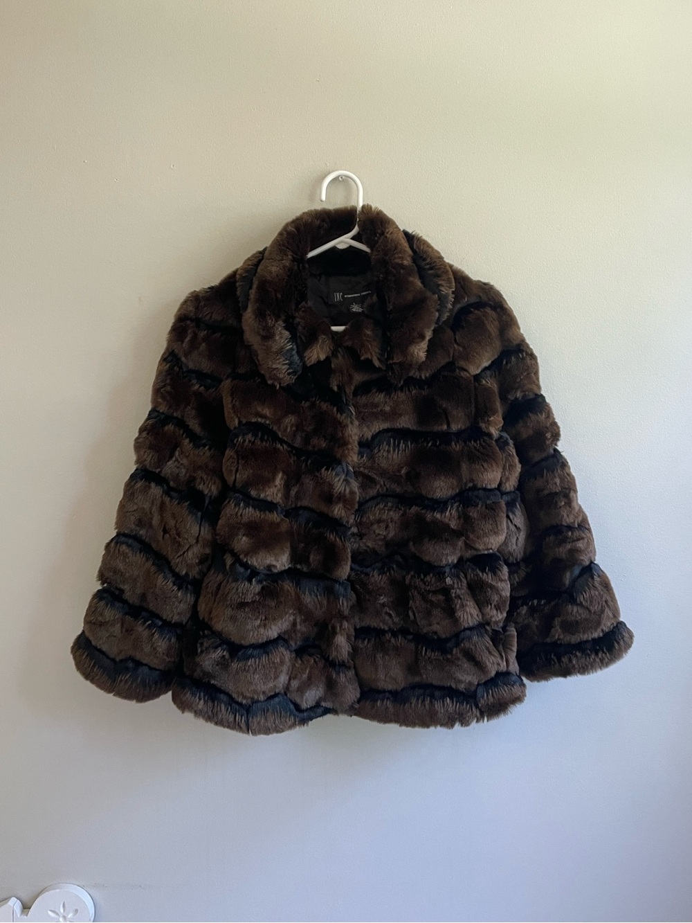 RICH BROWN BLACK FAUX FUR CROPPED SWING JACKET SNAPS POCKETS COLLAR I•N•C